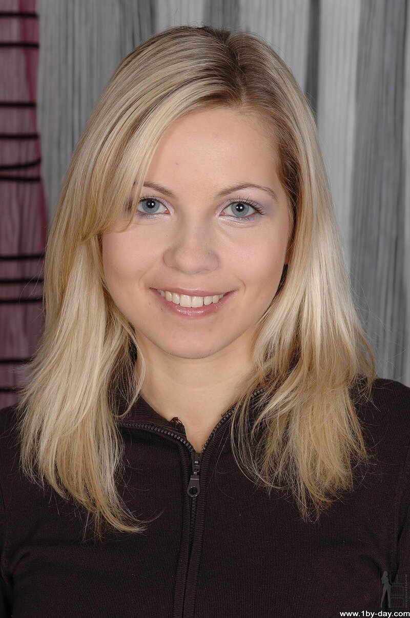 Галина, 19 лет, 1 размер груди